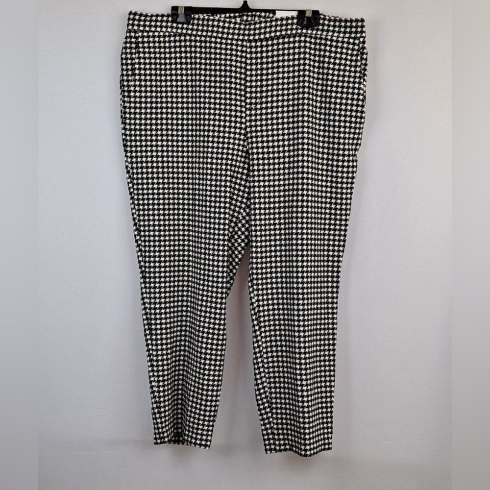 NWT OLD NAVY Black & White Herringbone Ankle Pants